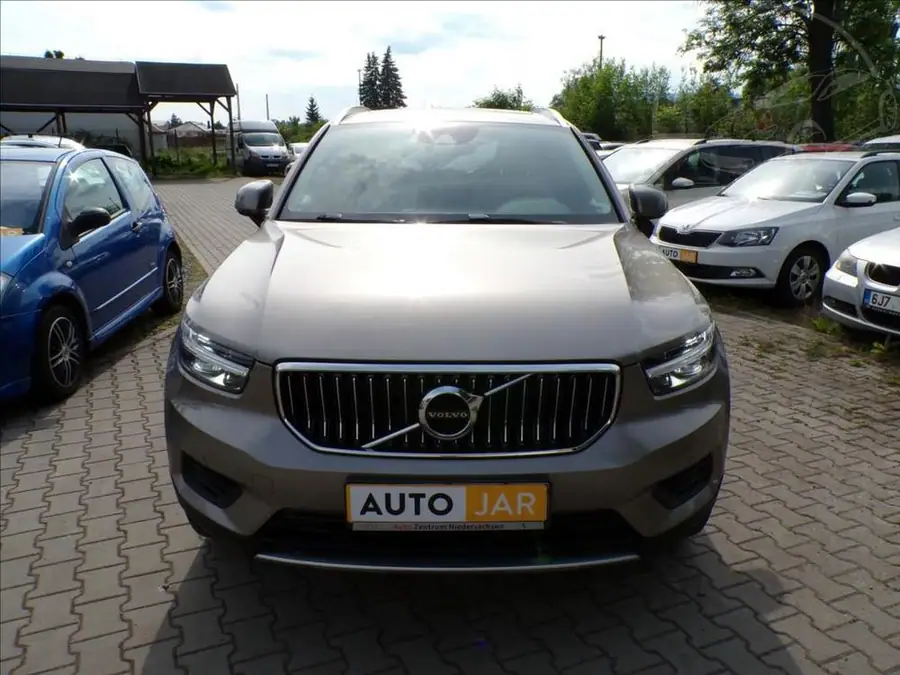 Volvo XC40 2,0 D3  INSCRIPTION — Zepředu zblízka