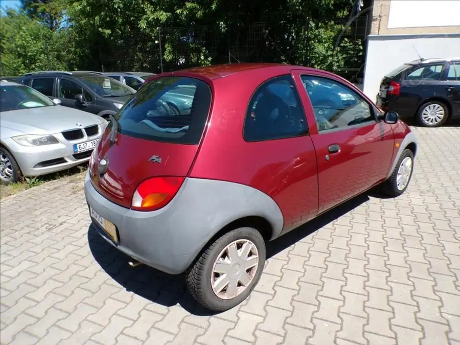 Ford Ka 1,3 i  KLIMA,POSILOVAČ ŘÍZENÍ — Zezadu zleva