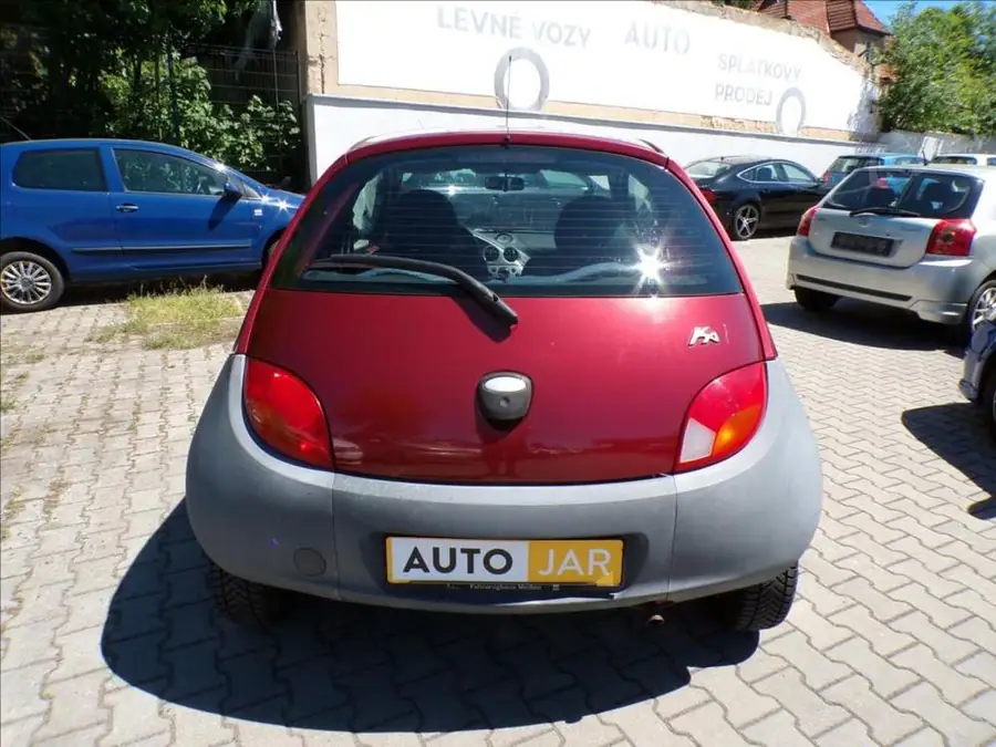 Ford Ka 1,3 i  KLIMA,POSILOVAČ ŘÍZENÍ — Zadní pohled