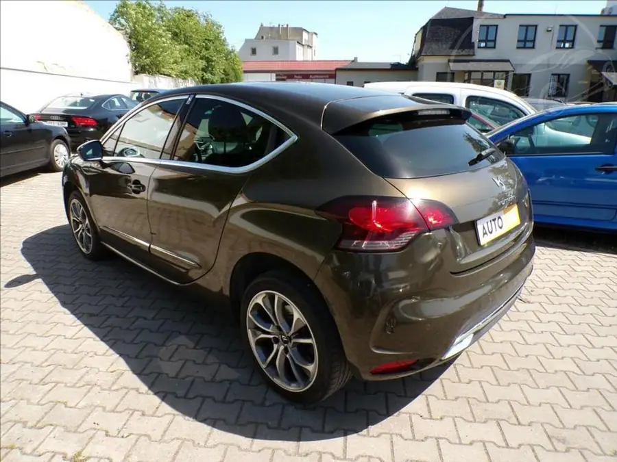 Citroën DS4 1,6 THP200 — Zezadu zprava