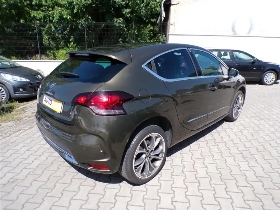 Citroën DS4 1,6 THP200 — Zezadu zleva