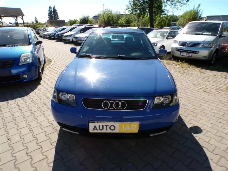 Audi A3 1,6 i  ALU KOLA — Čelní pohled
