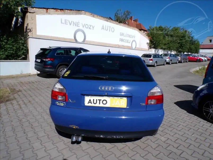 Audi A3 1,6 i  ALU KOLA — Zadní pohled