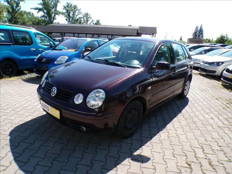 Volkswagen Polo 1,2 i  KLIMA,TAŽNÉ ZAŘÍZENÍ — Zepředu zblízka