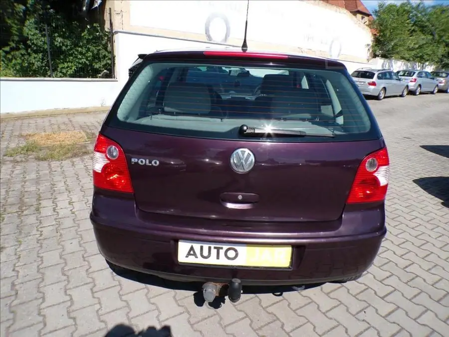 Volkswagen Polo 1,2 i  KLIMA,TAŽNÉ ZAŘÍZENÍ — Zadní pohled