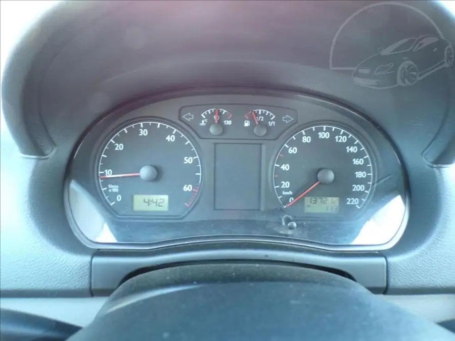 Volkswagen Polo 1,2 i  KLIMA,TAŽNÉ ZAŘÍZENÍ — Interiér — palubní deska
