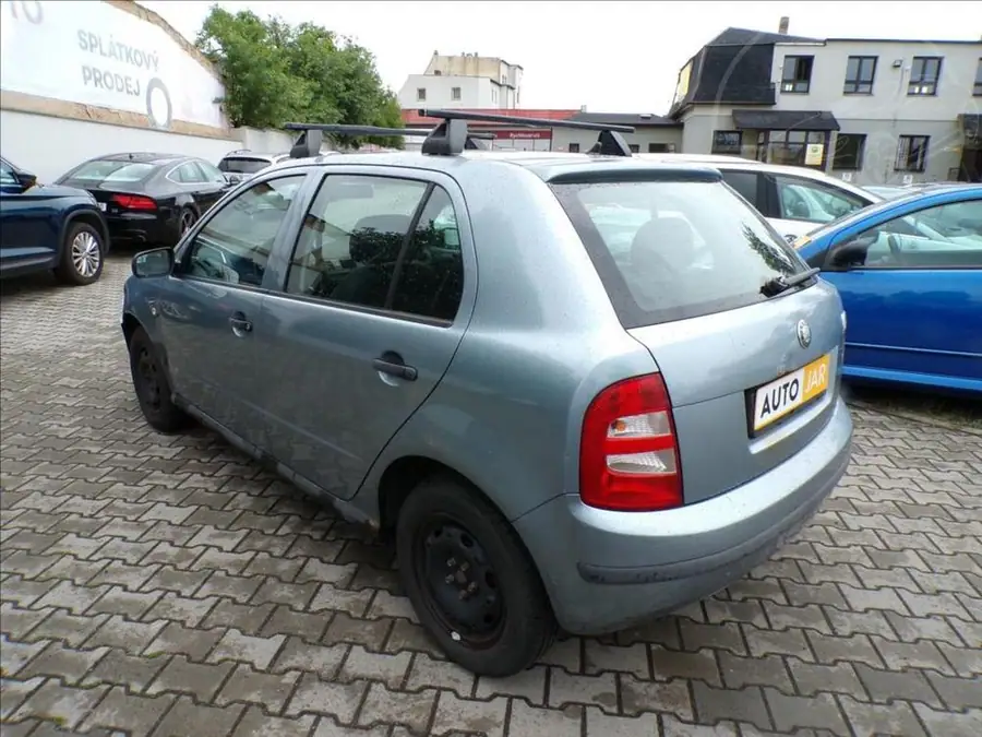 Škoda Fabia 1,4 MPI  STŘEŠNÍ NOSIČ — Zezadu zprava