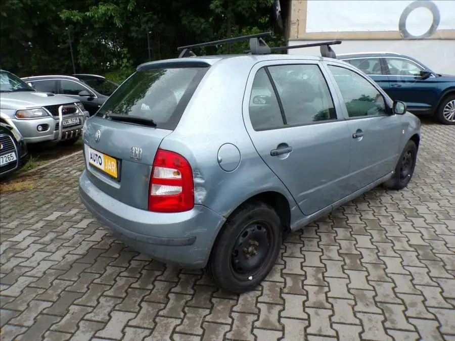 Škoda Fabia 1,4 MPI  STŘEŠNÍ NOSIČ — Zezadu zleva