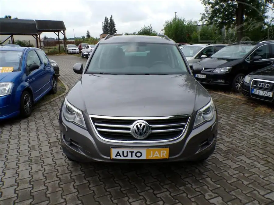 Volkswagen Tiguan 2,0 TDI  4MOTION,TAŽ.ZAŘ. — Zepředu zblízka