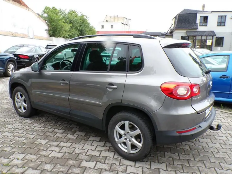 Volkswagen Tiguan 2,0 TDI  4MOTION,TAŽ.ZAŘ. — Zadní pohled