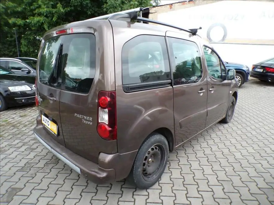 Peugeot Partner 1,6 HDI — Zezadu zleva