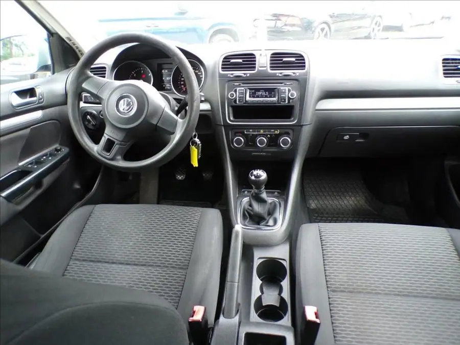 Volkswagen Golf 1,6 TDI — Zadní pohled