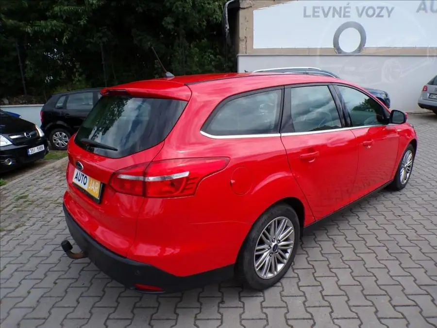 Ford Focus 1,0 EcoBoost  TEMPOMAT,DIGI.KLIMA — Zezadu zleva