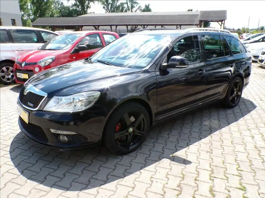 Škoda Octavia 2,0 TFSI RS 147 kW  TAŽ.ZAŘ. — Čelní pohled