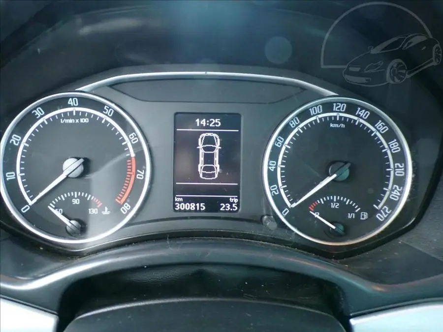 Škoda Octavia 2,0 TFSI RS 147 kW  TAŽ.ZAŘ. — Přístrojový štít se stavem tachometru