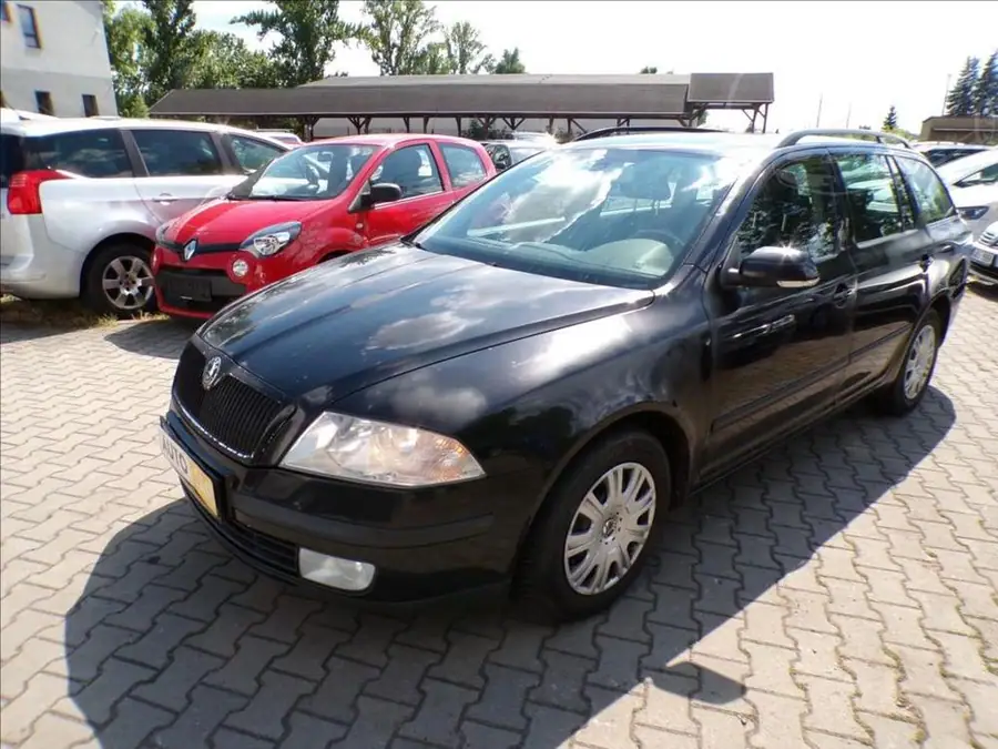 Škoda Octavia 1,9 TDI  TAŽNÉ ZAŘÍZENÍ — Zepředu zblízka