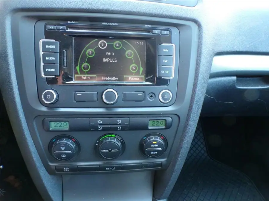 Škoda Octavia 1,9 TDI  TAŽNÉ ZAŘÍZENÍ — Interiér — palubní deska