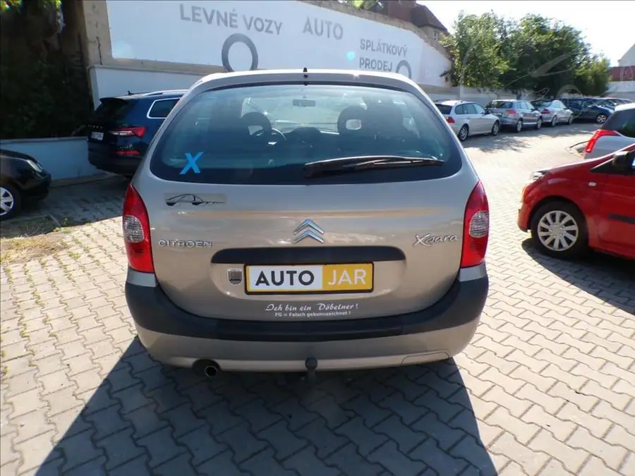 Citroën Xsara Picasso 1,8 16V  TAŽNÉ ZAŘÍZENÍ — Zadní pohled
