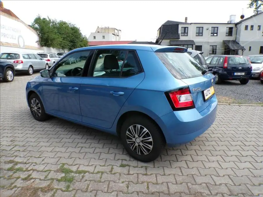 Škoda Fabia 1,4 TDI DIGI.KLIMA — Zezadu zprava