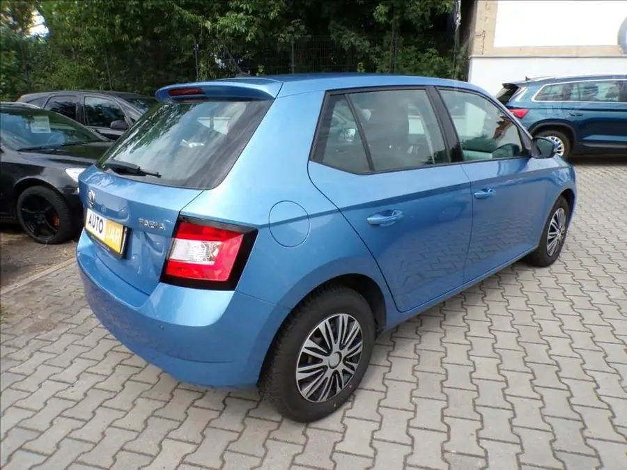 Škoda Fabia 1,4 TDI DIGI.KLIMA — Zezadu zleva