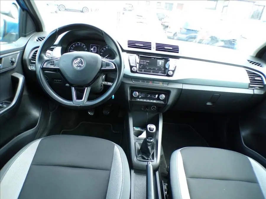 Škoda Fabia 1,4 TDI DIGI.KLIMA — Interiér — palubní deska