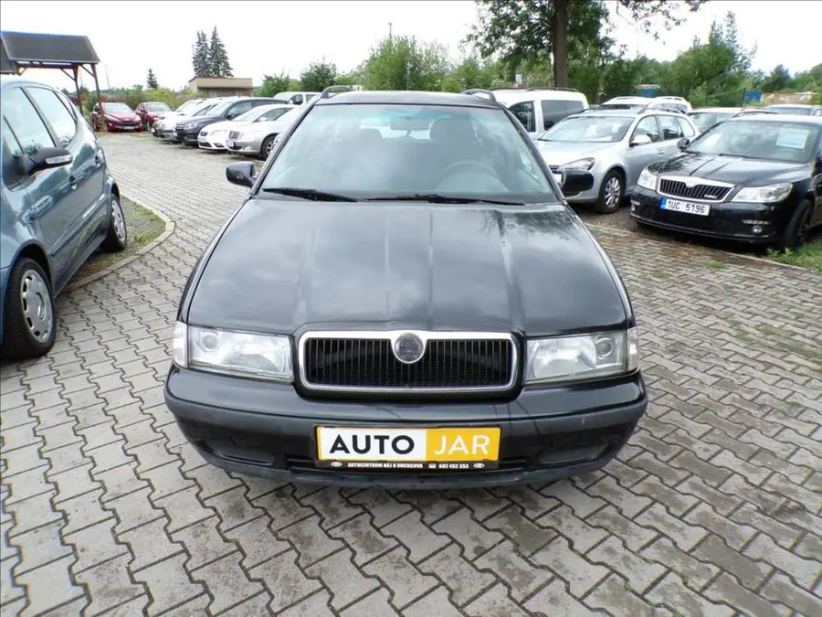 Škoda Octavia 1,6 i  EKO PLACENO — Čelní pohled