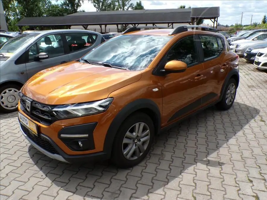 Dacia Sandero 1,0 LPG  STEPWAY,TAŽ.ZAŘ. — Čelní pohled