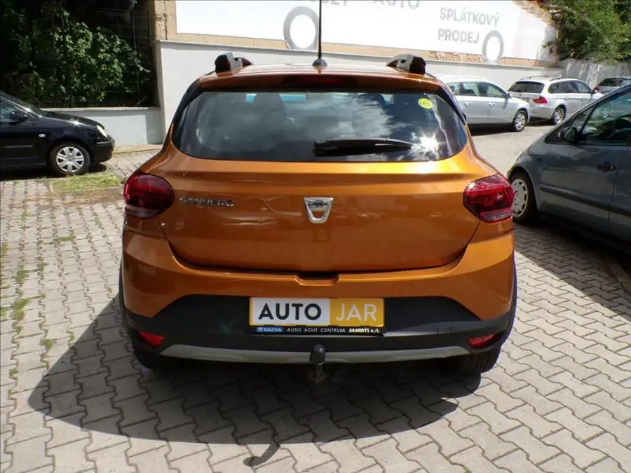 Dacia Sandero 1,0 LPG  STEPWAY,TAŽ.ZAŘ. — Zezadu zleva