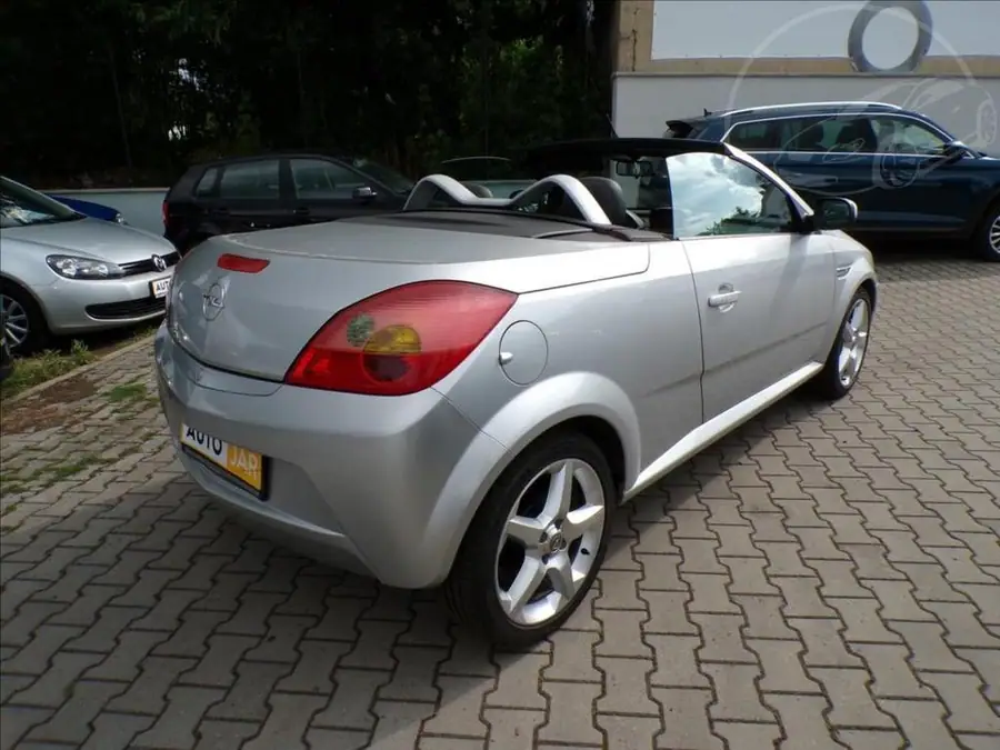 Opel Tigra 1,4 16V  KLIMATIZACE — Zezadu zleva