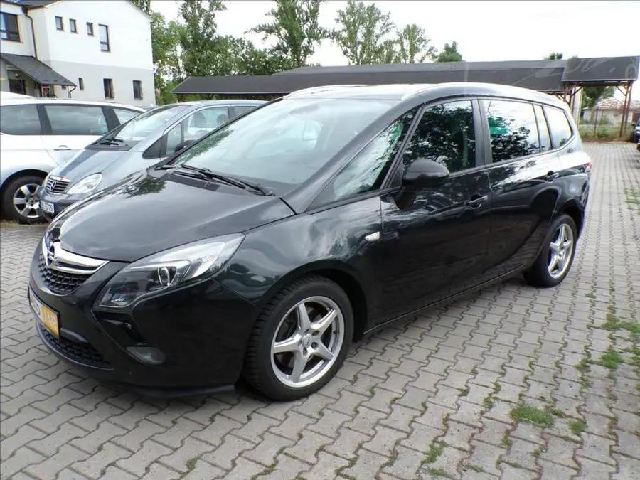 Opel Zafira 2,0 CDTI  AUTOMAT TAŽ. ZAŘ. — Čelní pohled