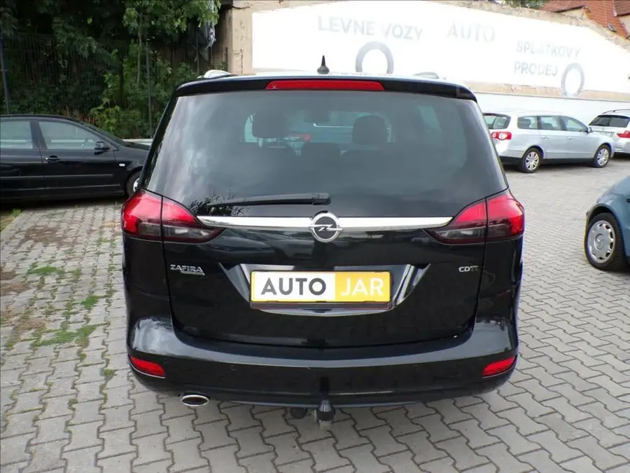 Opel Zafira 2,0 CDTI  AUTOMAT TAŽ. ZAŘ. — Zezadu zleva