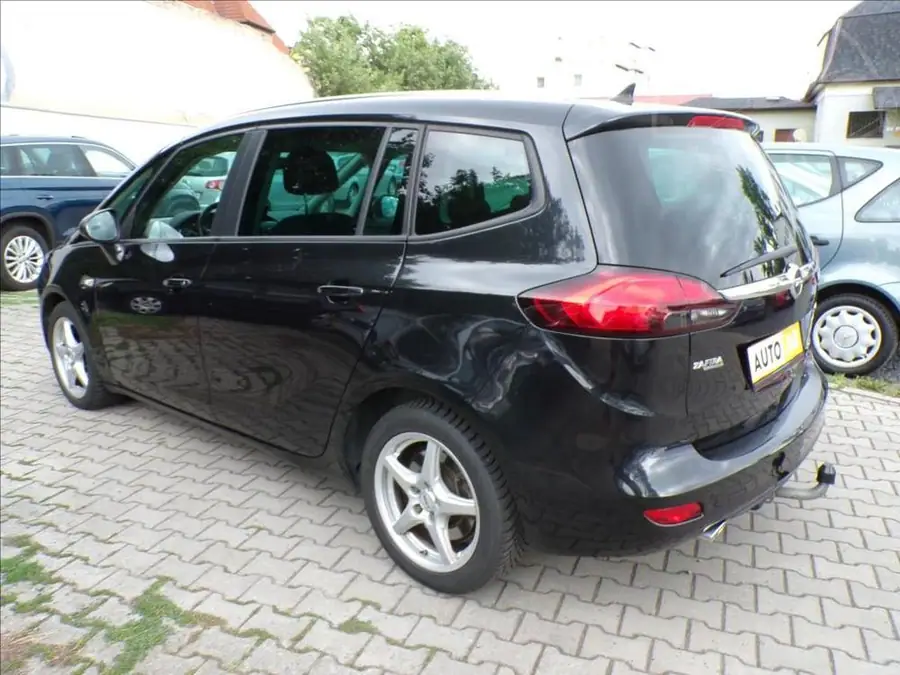 Opel Zafira 2,0 CDTI  AUTOMAT TAŽ. ZAŘ. — Zadní pohled