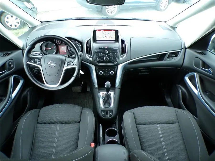 Opel Zafira 2,0 CDTI  AUTOMAT TAŽ. ZAŘ. — Interiér — palubní deska
