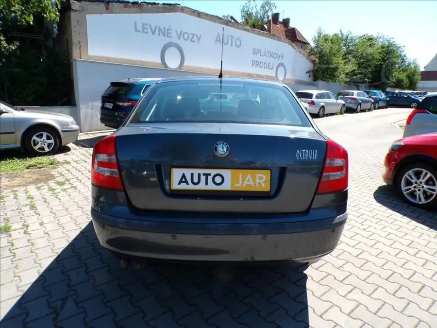 Škoda Octavia 1,9 TDI — Zadní pohled