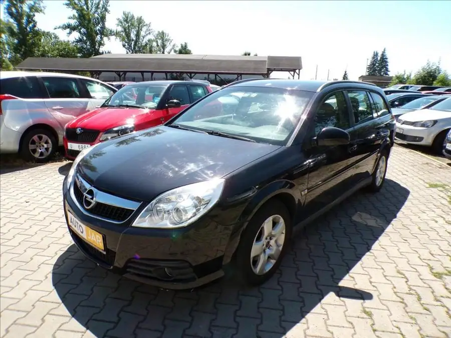 Opel Vectra 1,8 16V  KLIMA — Zepředu zblízka