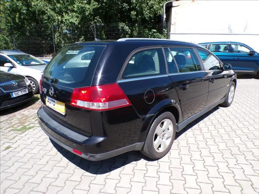 Opel Vectra 1,8 16V  KLIMA — Zezadu zleva