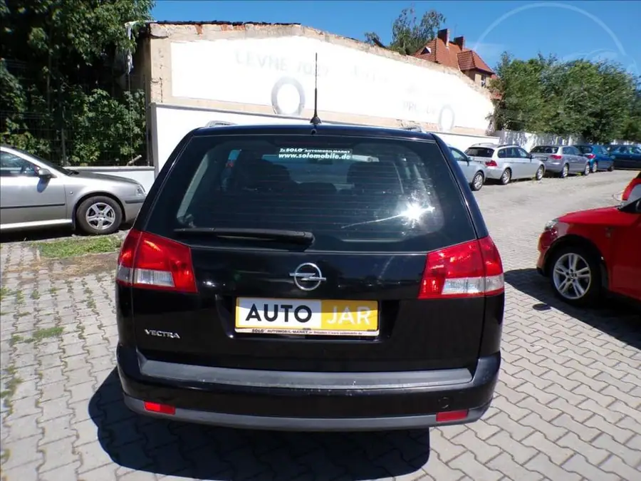 Opel Vectra 1,8 16V  KLIMA — Zadní pohled