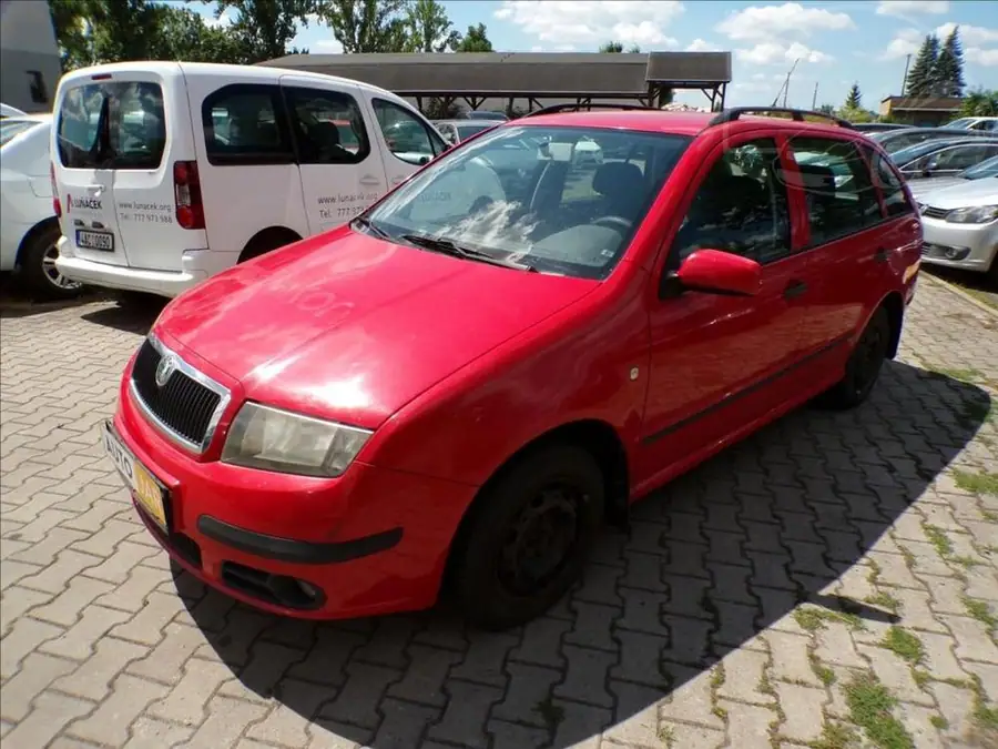 Škoda Fabia 1,2 12V  N1 — Zepředu zblízka