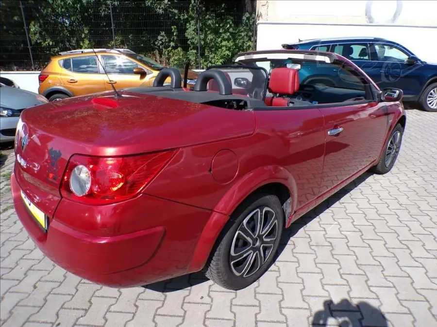 Renault Megane 2,0 16V  CC — Zezadu zleva