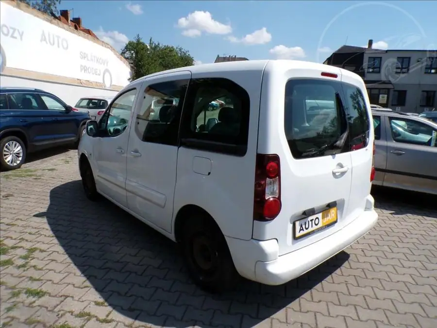 Citroën Berlingo 1,6 HDI  KLIMA — Zezadu zprava