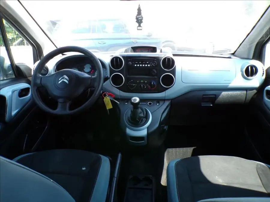 Citroën Berlingo 1,6 HDI  KLIMA — Interiér — palubní deska