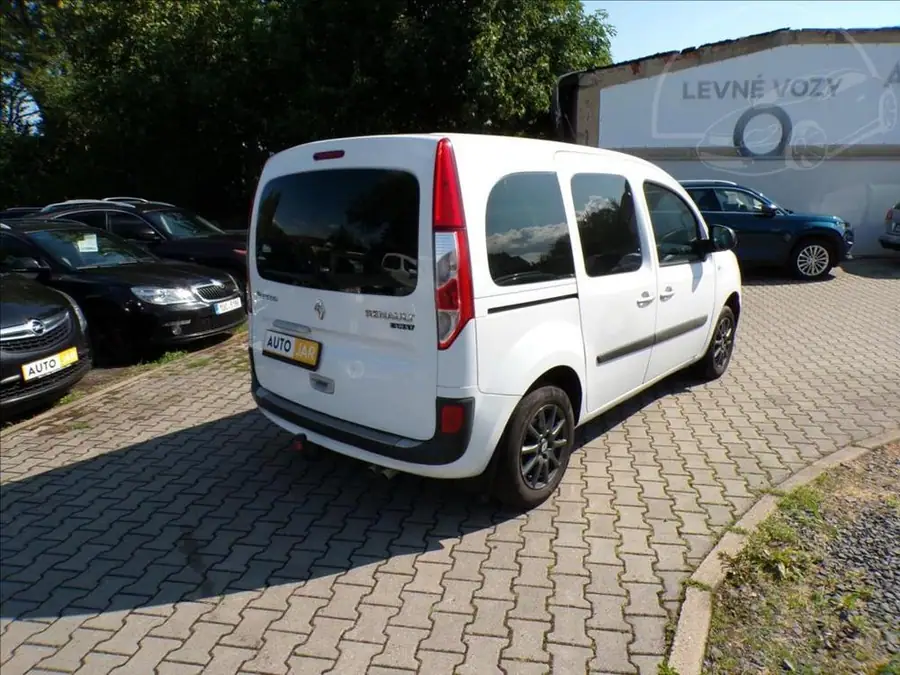 Renault Kangoo 1,5 dCi — Zezadu zprava