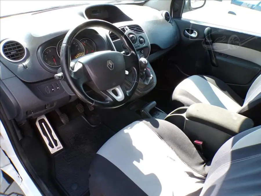 Renault Kangoo 1,5 dCi — Interiér — palubní deska