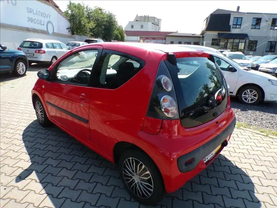 Citroën C1 1,0 i  . — Zezadu zprava