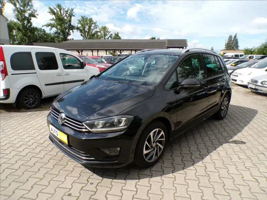 Volkswagen Golf Sportsvan 1,4 TSI  XENONY — Zepředu zblízka