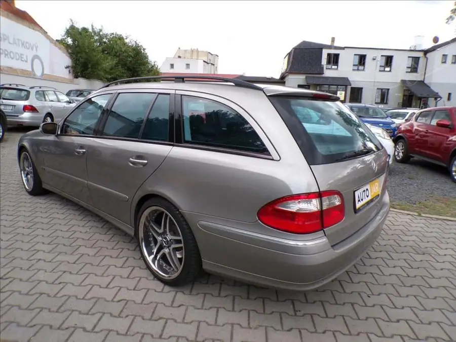 Mercedes-Benz 3,2 320CDI,AVANTGARDE — Zezadu zprava