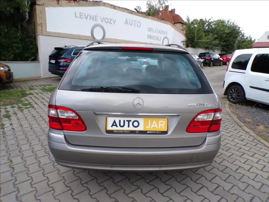 Mercedes-Benz 3,2 320CDI,AVANTGARDE — Zadní pohled