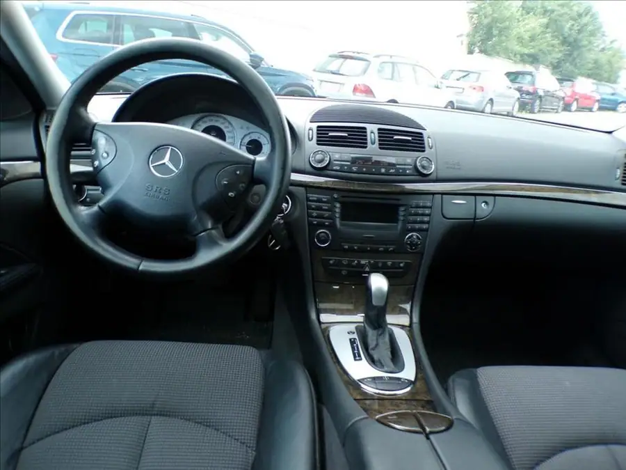 Mercedes-Benz 3,2 320CDI,AVANTGARDE — Interiér — palubní deska