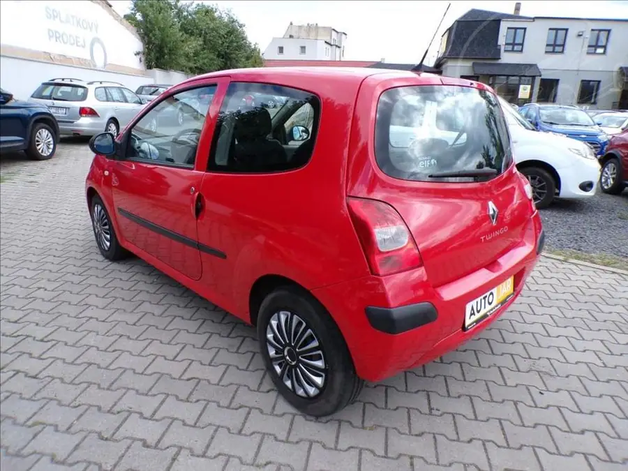 Renault Twingo 1,2 i — Zezadu zprava