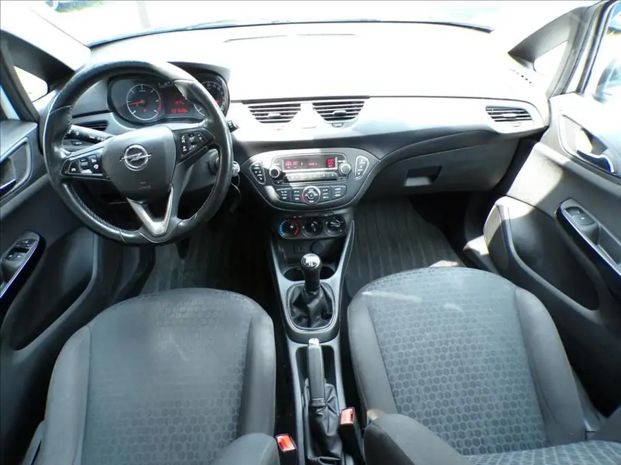 Opel Corsa 1,3 CDTi  KLIMATIZACE — Interiér — palubní deska